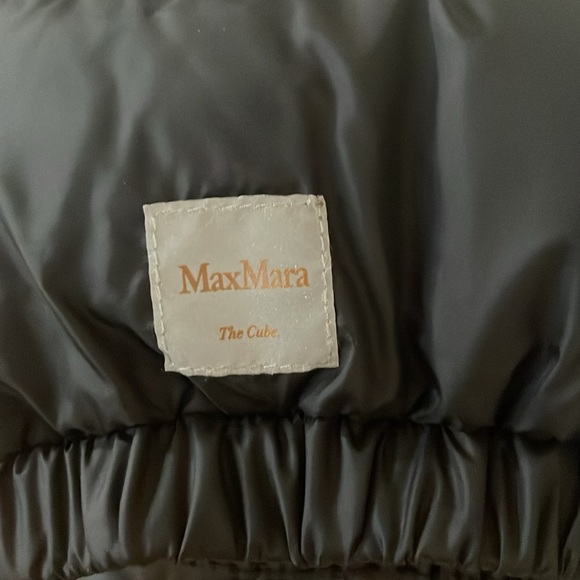 Maxmara down coat - Picture 16 of 16